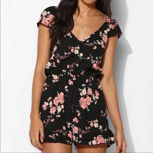 UO Pins and Needles Floral Romper - Picture 2 of 12